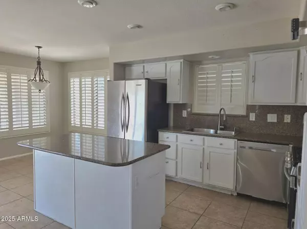 Maricopa, AZ 85138,42435 W DESERT FAIRWAYS Drive