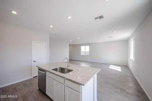 Apache Junction, AZ 85119,2569 E MUSIC MOUNTAIN Avenue