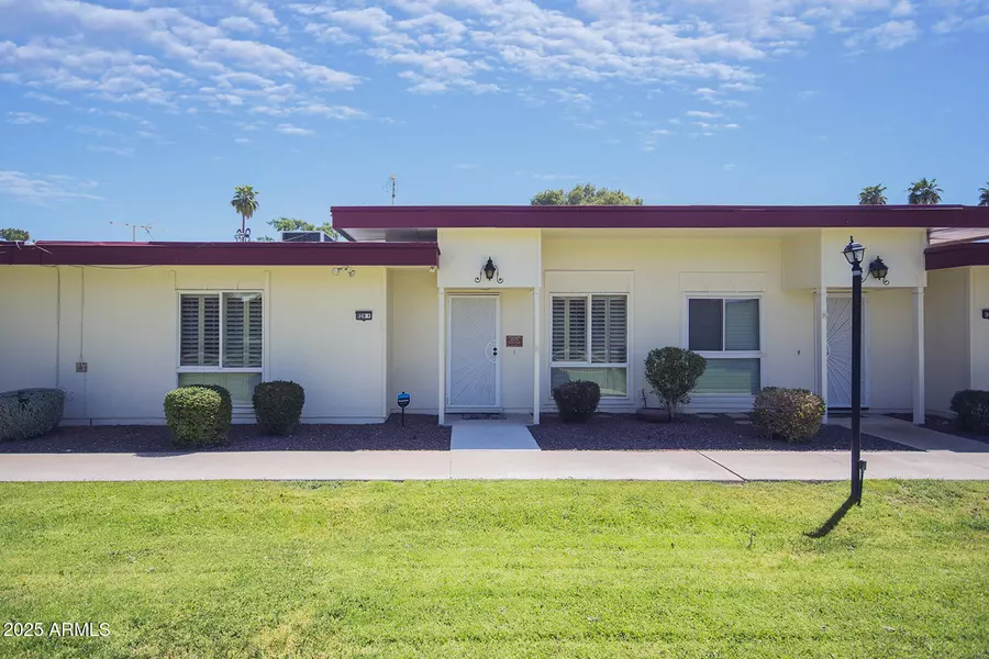 10020 W ROYAL OAK Road #F, Sun City, AZ 85351