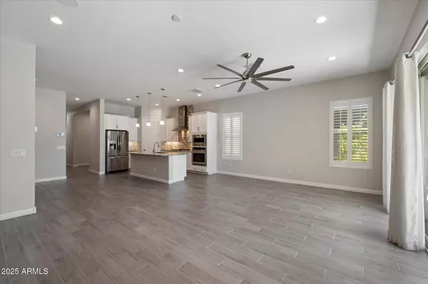 Phoenix, AZ 85054,18225 N 66TH Way