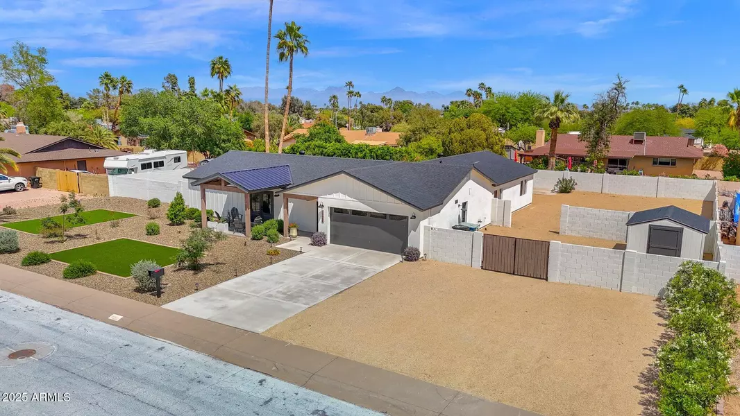 11039 N 42ND Street, Phoenix, AZ 85028