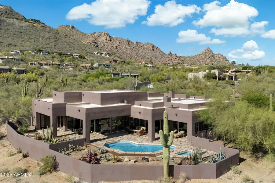 6407 E OLD PAINT Trail, Carefree, AZ 85377
