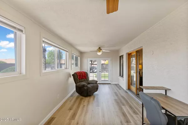 Phoenix, AZ 85022,905 E BLUEFIELD Avenue