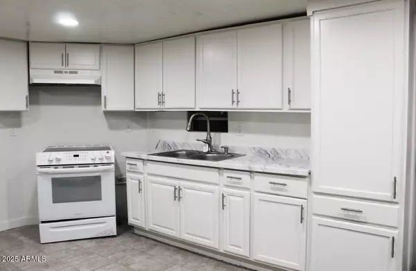 Mesa, AZ 85210,29 W Southern Avenue #28