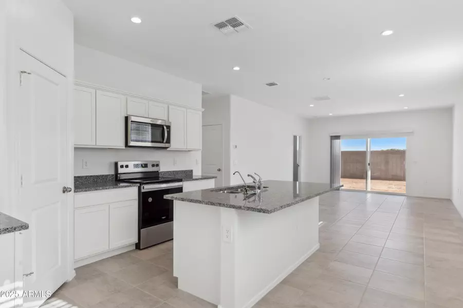 1408 W HESS Avenue, Coolidge, AZ 85128
