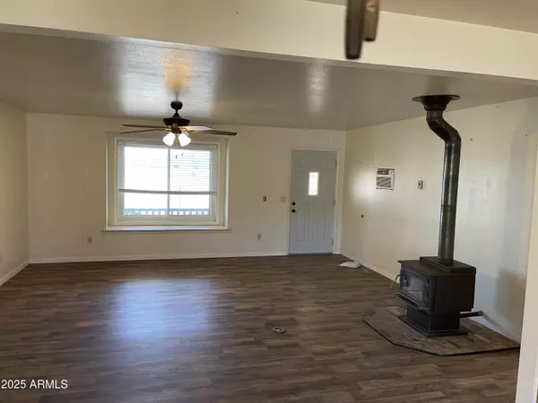Peeples Valley, AZ 86332,19468 S YARNELL Way