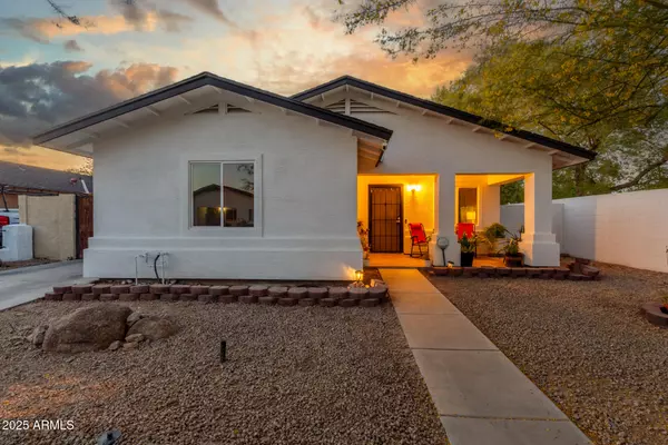 Phoenix, AZ 85041,1402 W LYDIA Lane