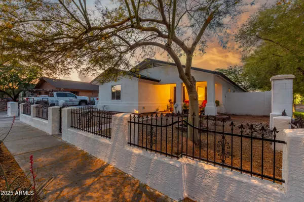 Phoenix, AZ 85041,1402 W LYDIA Lane