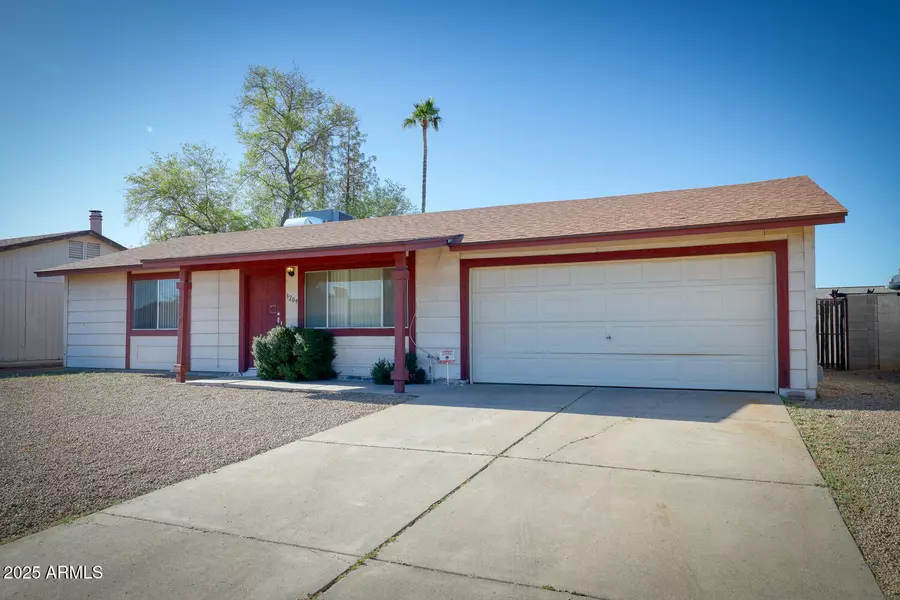 3209 W CHARLESTON Avenue, Phoenix, AZ 85053