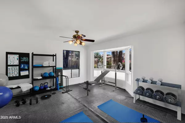 Phoenix, AZ 85020,1023 E SAHUARO Drive