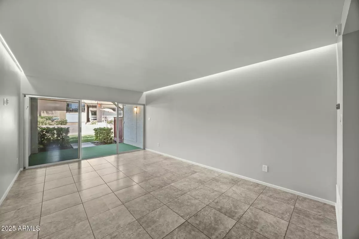 Scottsdale, AZ 85251,6125 E INDIAN SCHOOL Road #167