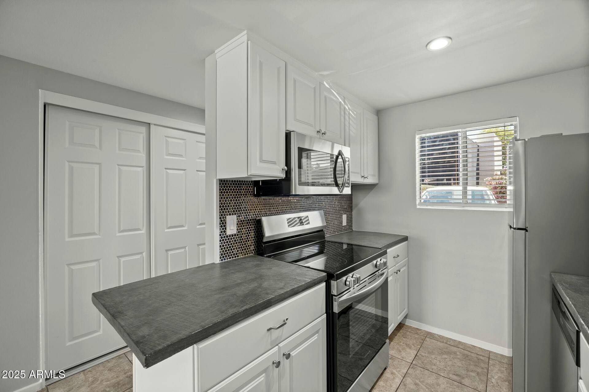 Scottsdale, AZ 85251,6125 E INDIAN SCHOOL Road #167