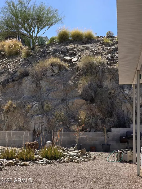Phoenix, AZ 85024,2233 E BEHREND Drive #211