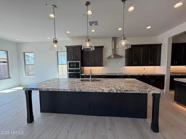 Mesa, AZ 85213,2546 E RUSSELL Street