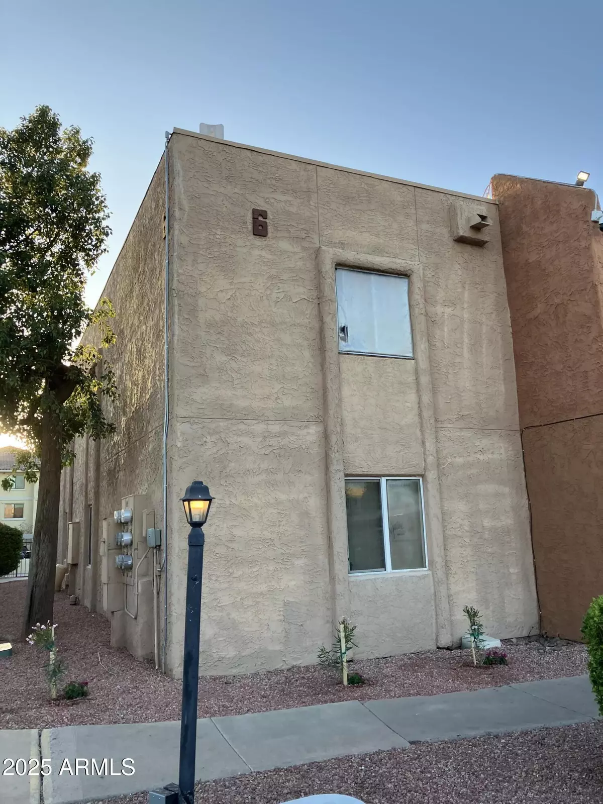 Phoenix, AZ 85021,2121 W ROYAL PALM Road #2049