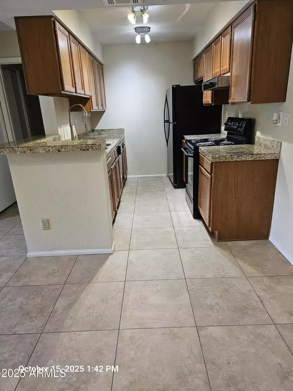 Phoenix, AZ 85044,10610 S 48TH Street #1074