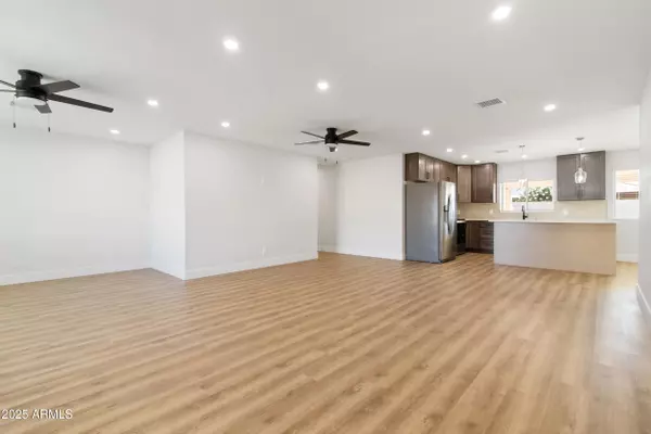 Mesa, AZ 85202,2329 S ELM --