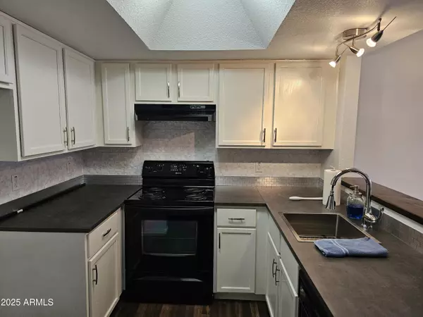Phoenix, AZ 85022,1720 E THUNDERBIRD Road #2087