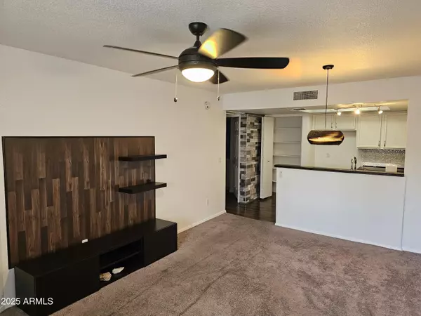 Phoenix, AZ 85022,1720 E THUNDERBIRD Road #2087