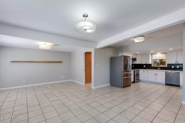 Phoenix, AZ 85028,3702 E LAUREL Lane