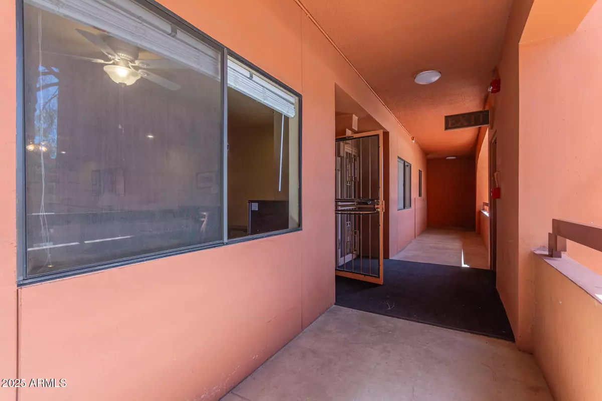 Phoenix, AZ 85032,4303 E CACTUS Road #202