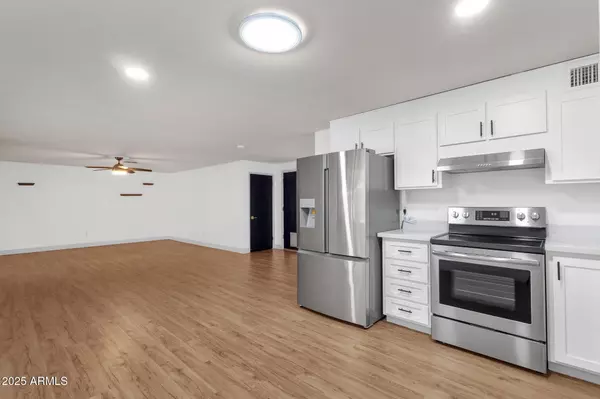Phoenix, AZ 85032,14215 N 36TH Way
