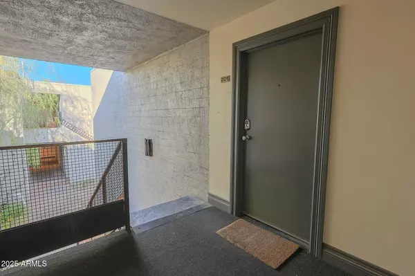 Scottsdale, AZ 85251,4120 N 78TH Street #201