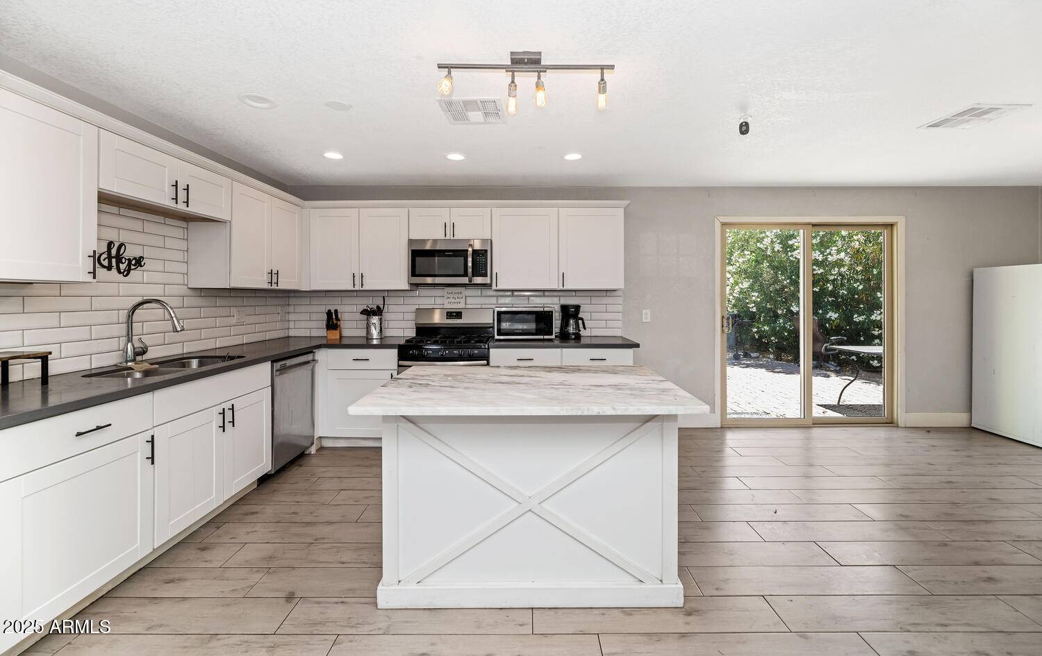 Phoenix, AZ 85032,15049 N 25TH Place