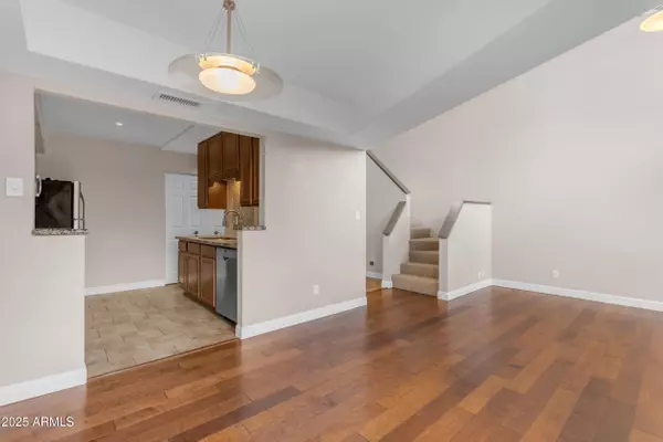 Scottsdale, AZ 85251,7835 E GLENROSA Avenue #13