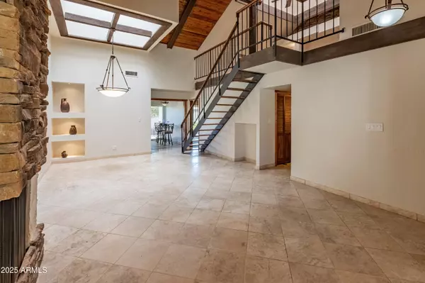 Paradise Valley, AZ 85253,7137 E ARLINGTON Road