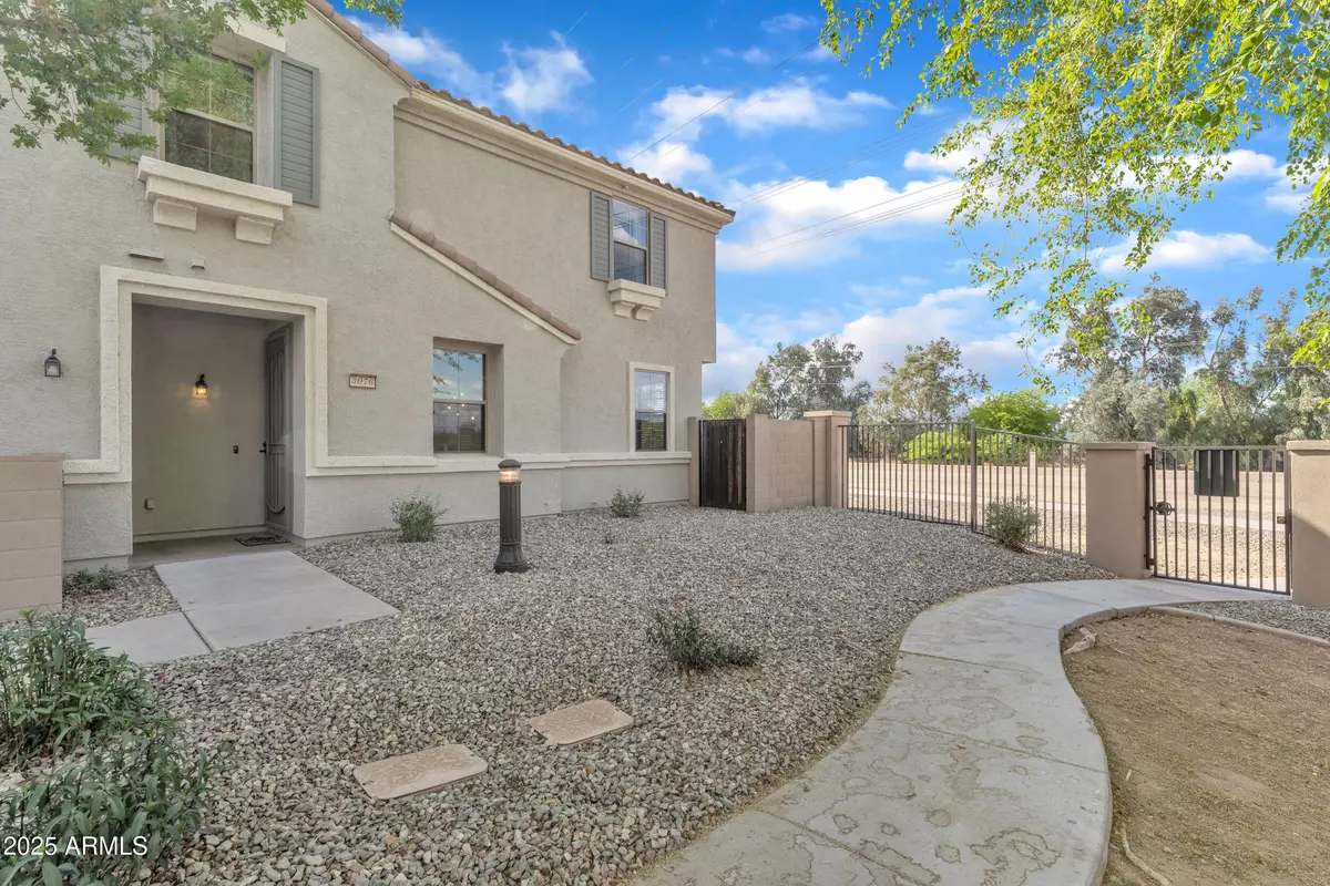 Phoenix, AZ 85042,3076 E DUNBAR Drive