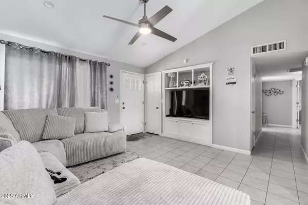 Phoenix, AZ 85033,6701 W Catalina Drive