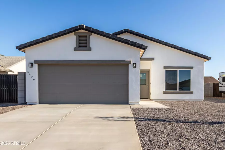 8679 W RAVEN Drive, Arizona City, AZ 85123