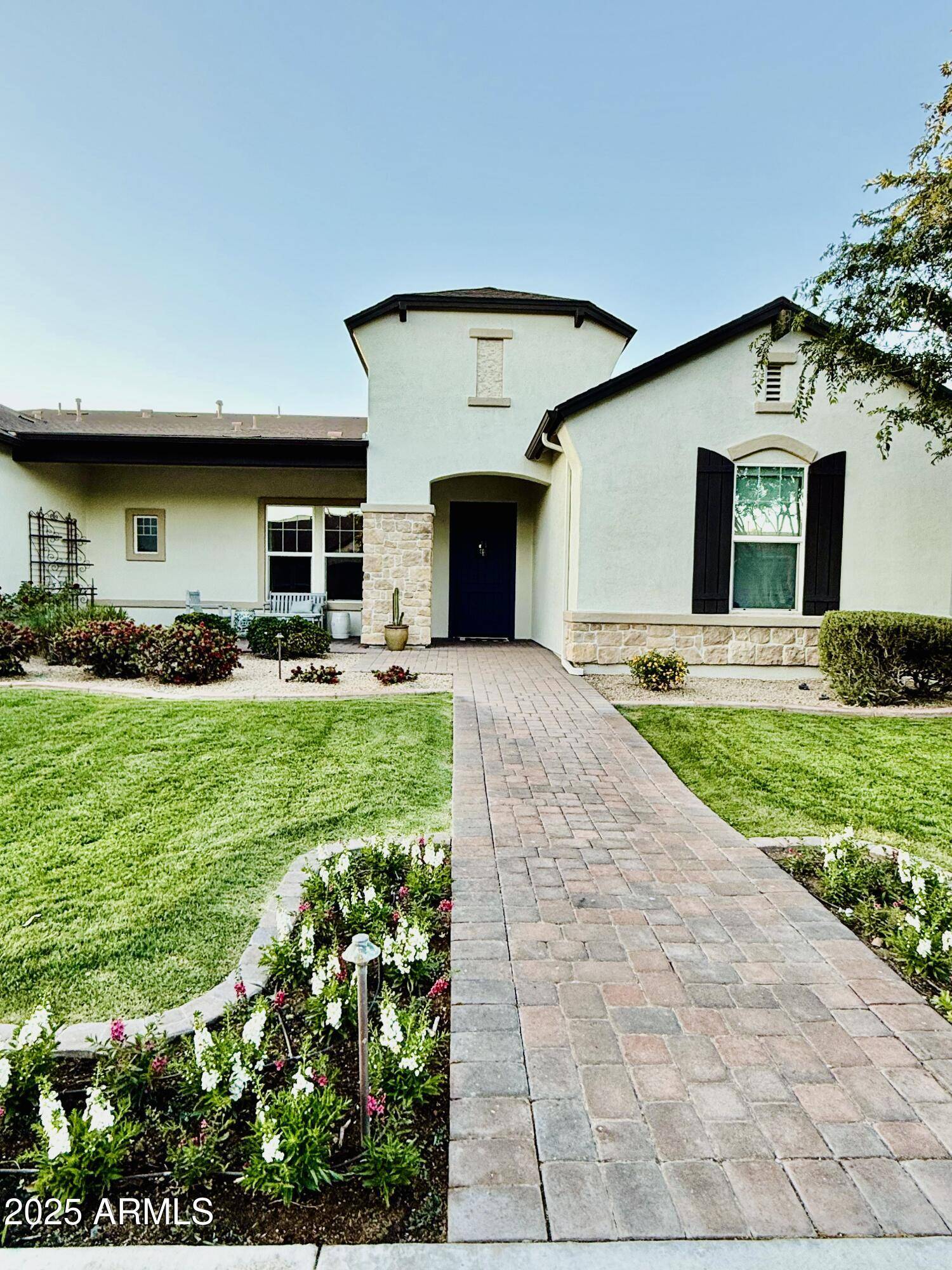 Phoenix, AZ 85013,804 W CLAREMONT Street
