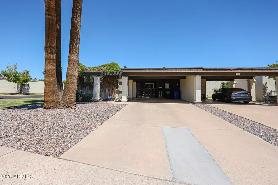 1982 E OXFORD Drive, Tempe, AZ 85283