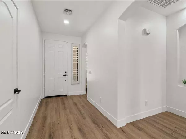 Chandler, AZ 85286,271 W ROADRUNNER Drive