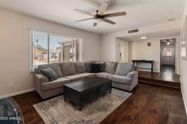 Glendale, AZ 85301,4944 W VISTA Avenue