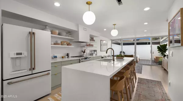 Phoenix, AZ 85018,4411 N 40TH Street #40