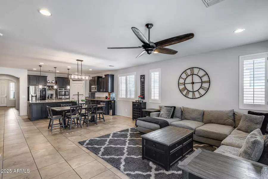 7634 W REDBIRD Road, Peoria, AZ 85383