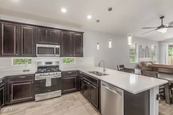 4136 W PALACE STATION Road, New River, AZ 85087