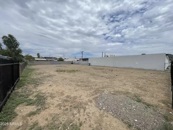 Phoenix, AZ 85020,536 E VOGEL Avenue #-