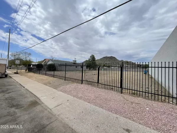 Phoenix, AZ 85020,536 E VOGEL Avenue #-
