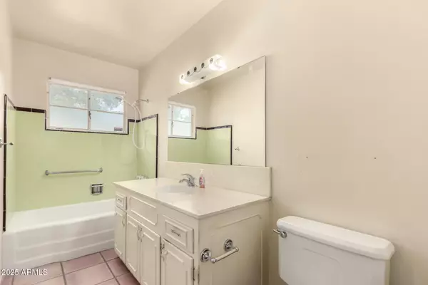 Phoenix, AZ 85021,8121 N 8TH Avenue