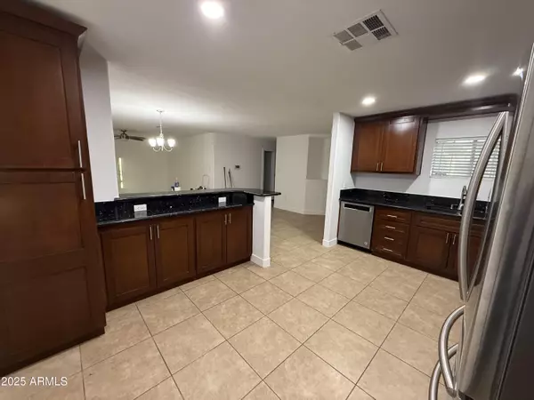 Phoenix, AZ 85031,5338 W WOLF Street