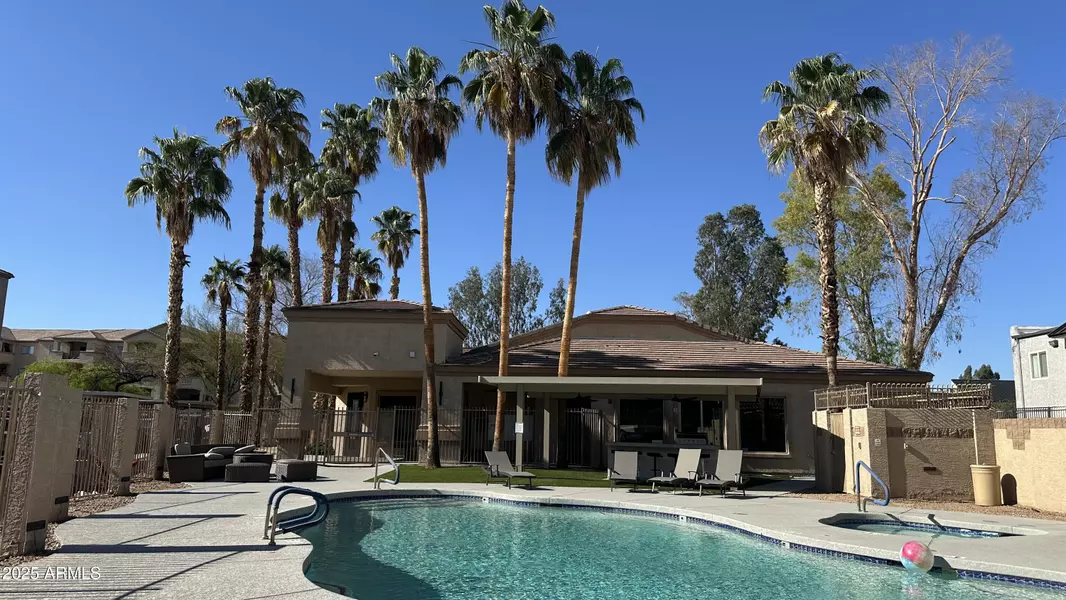 920 E DEVONSHIRE Avenue #2005, Phoenix, AZ 85014