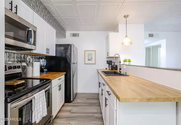 Scottsdale, AZ 85251,8055 E Thomas Road #L104