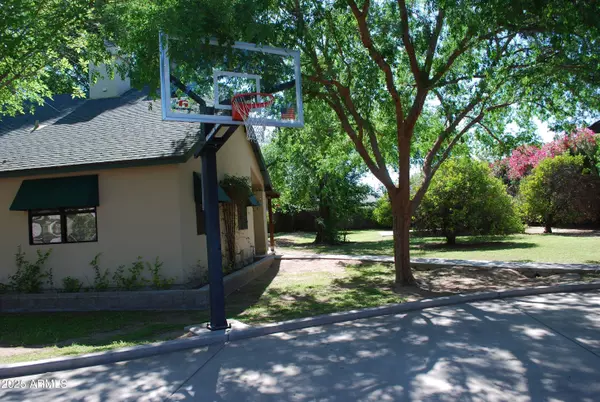 Phoenix, AZ 85042,1420 E BRANHAM Lane