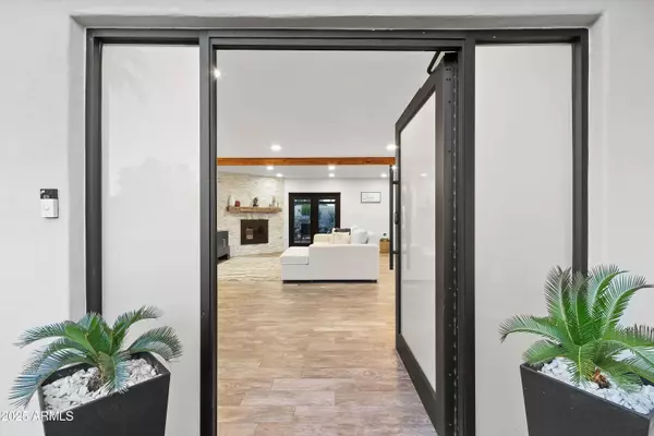 Phoenix, AZ 85032,3615 E CHARTER OAK Road