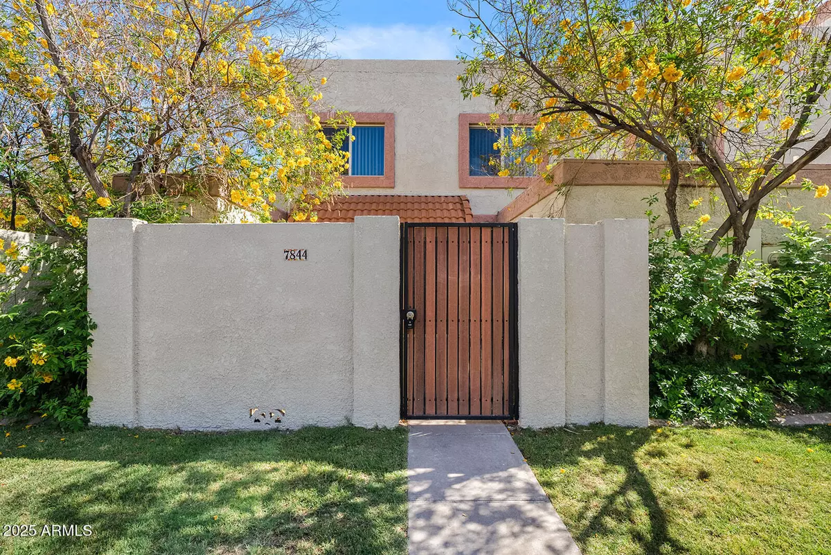 Scottsdale, AZ 85250,7844 E ROVEY Avenue
