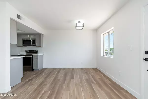 Phoenix, AZ 85023,1916 W MORNINGSIDE Drive #111